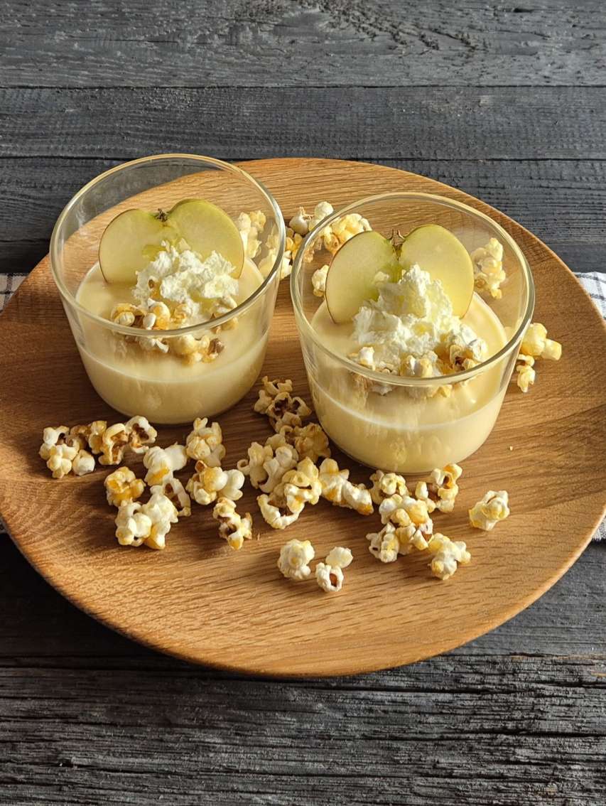 Süssmost Creme mit karamellisiertem Popcorn